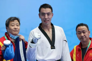 亚锦赛冠军！什刹海体校宋兆祥